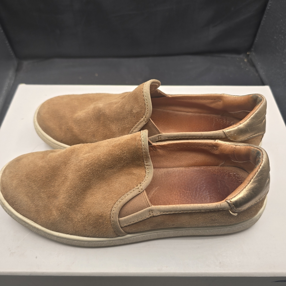 Koolaburra Men's Tan Suede Slip-On Loafers